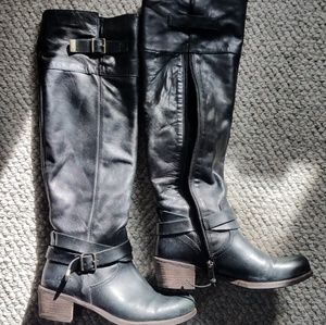 Size 7 Ugg Bess leather boots